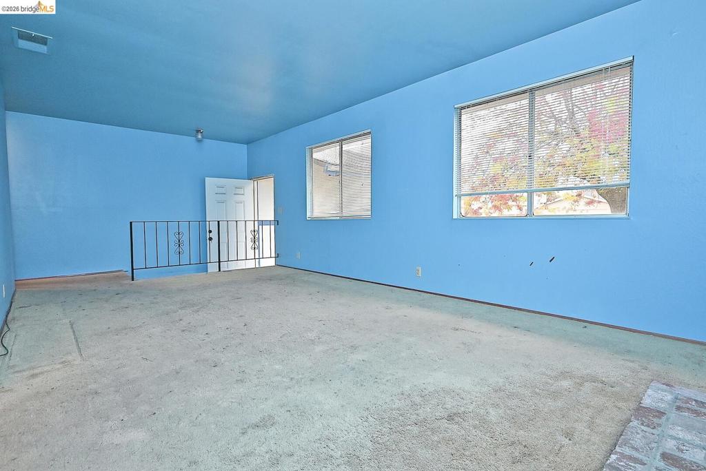 854 Finch Way Property Photo 30