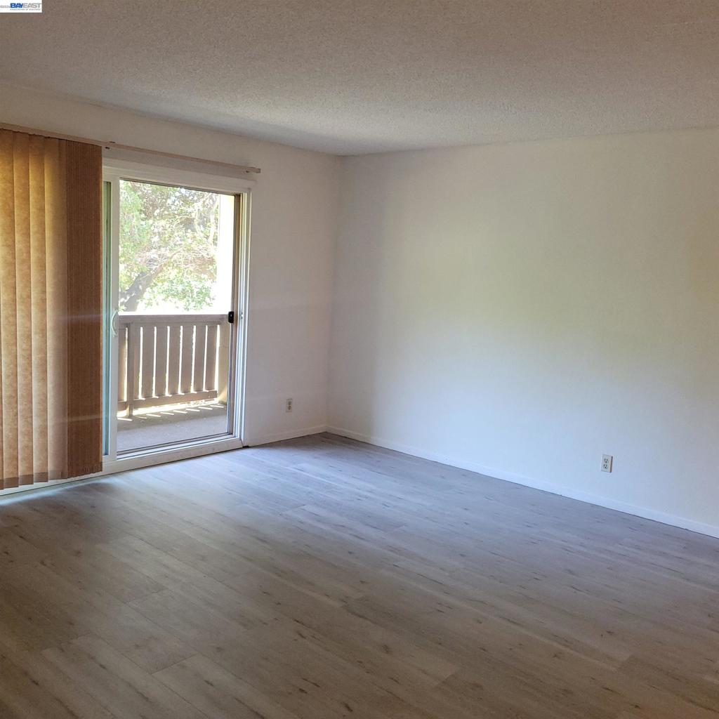 1321 Webster St Property Photo 4