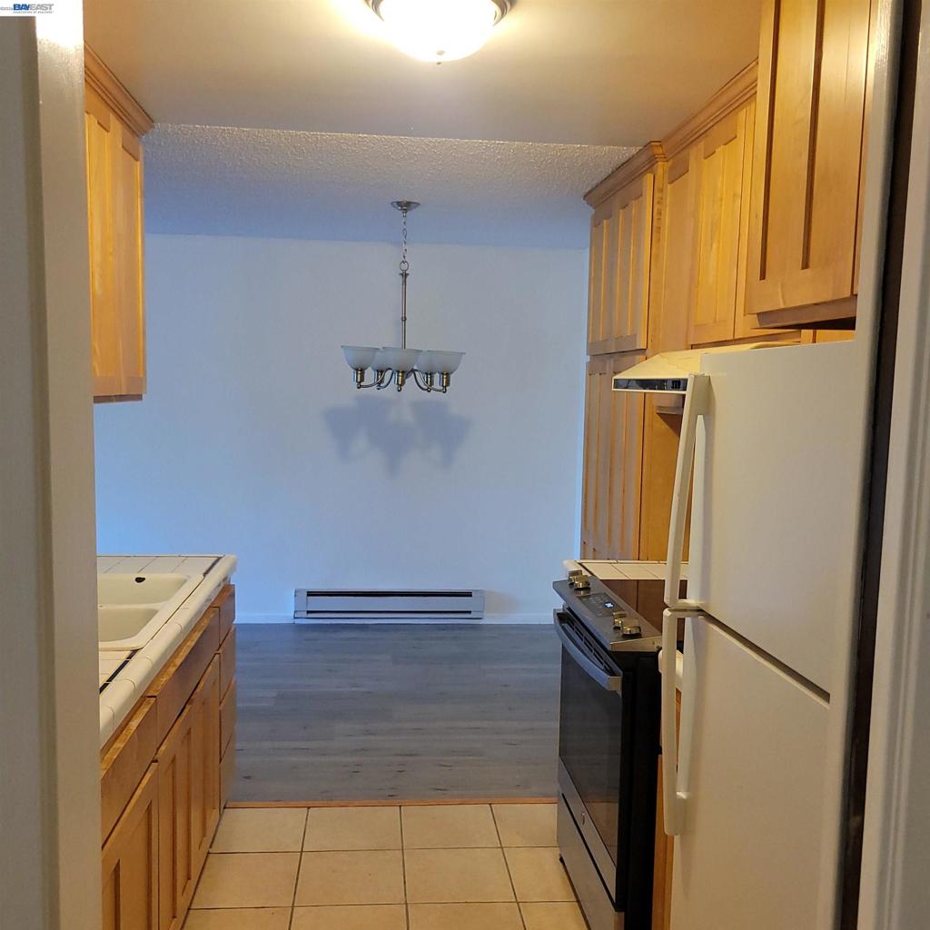 1321 Webster St Property Photo 6
