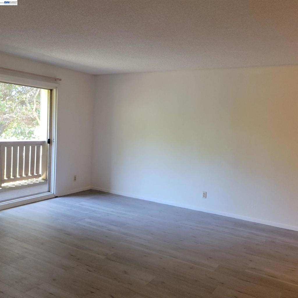 1321 Webster St Property Photo 7
