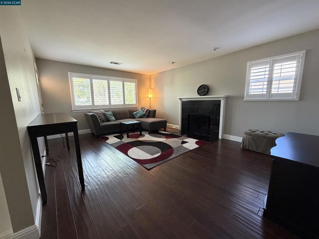 930 Sassel Avenue Property Photo 2