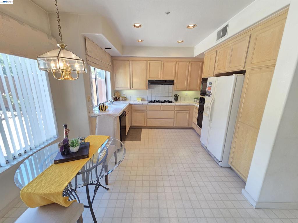 30330 Meridien Cir Property Photo 7