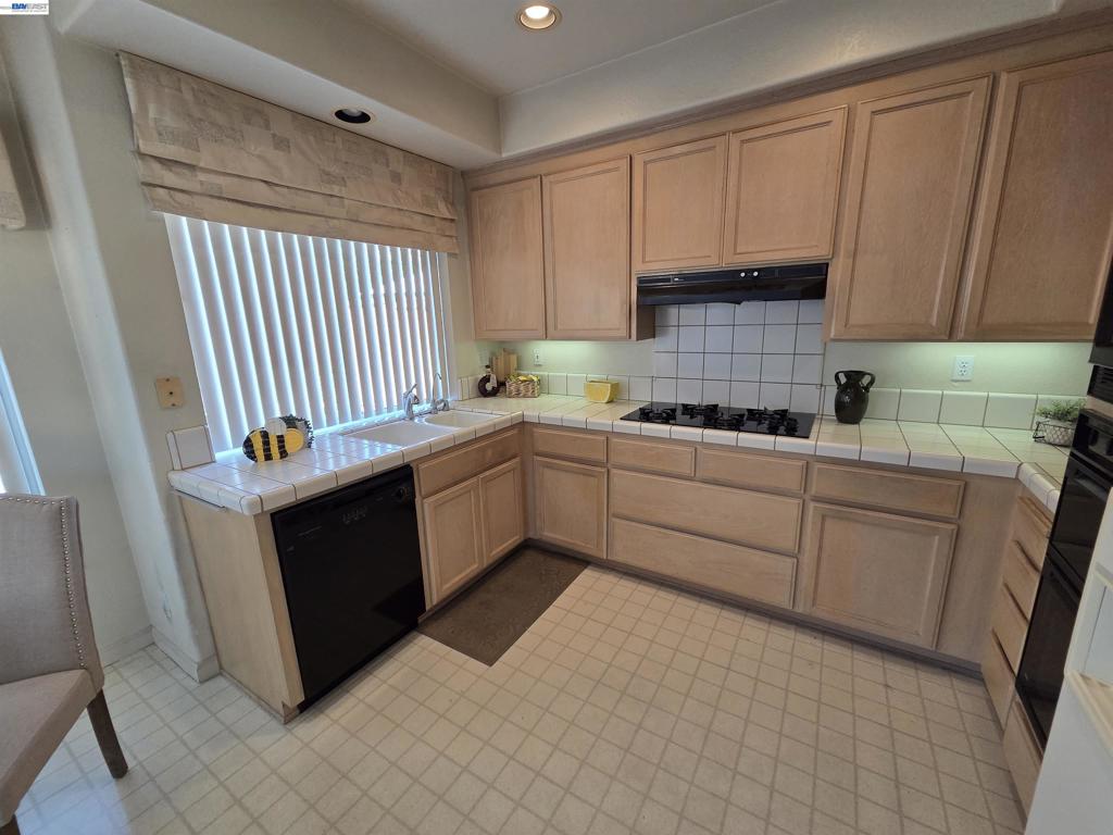 30330 Meridien Cir Property Photo 9