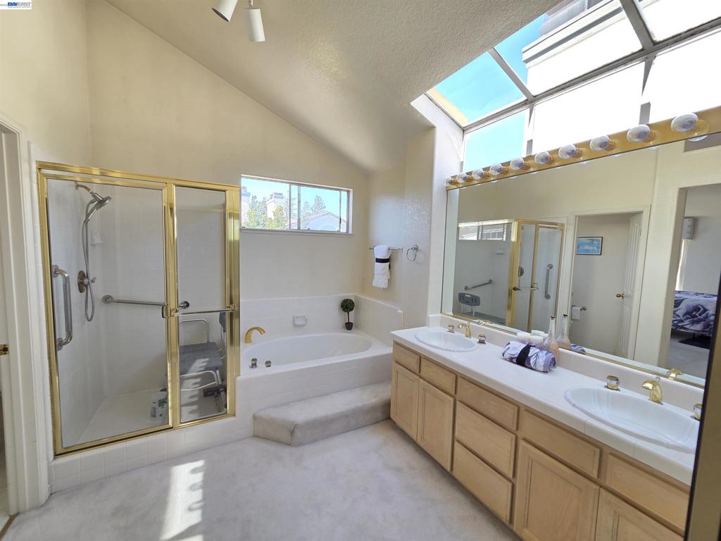 30330 Meridien Cir Property Photo 14