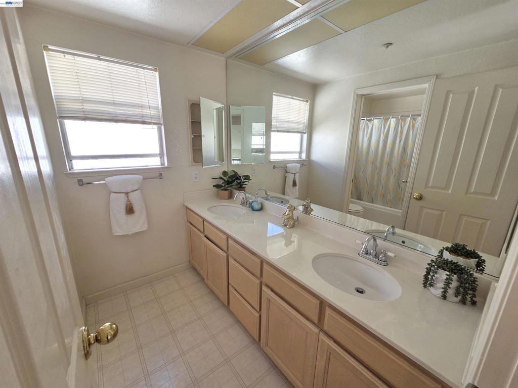 30330 Meridien Cir Property Photo 17