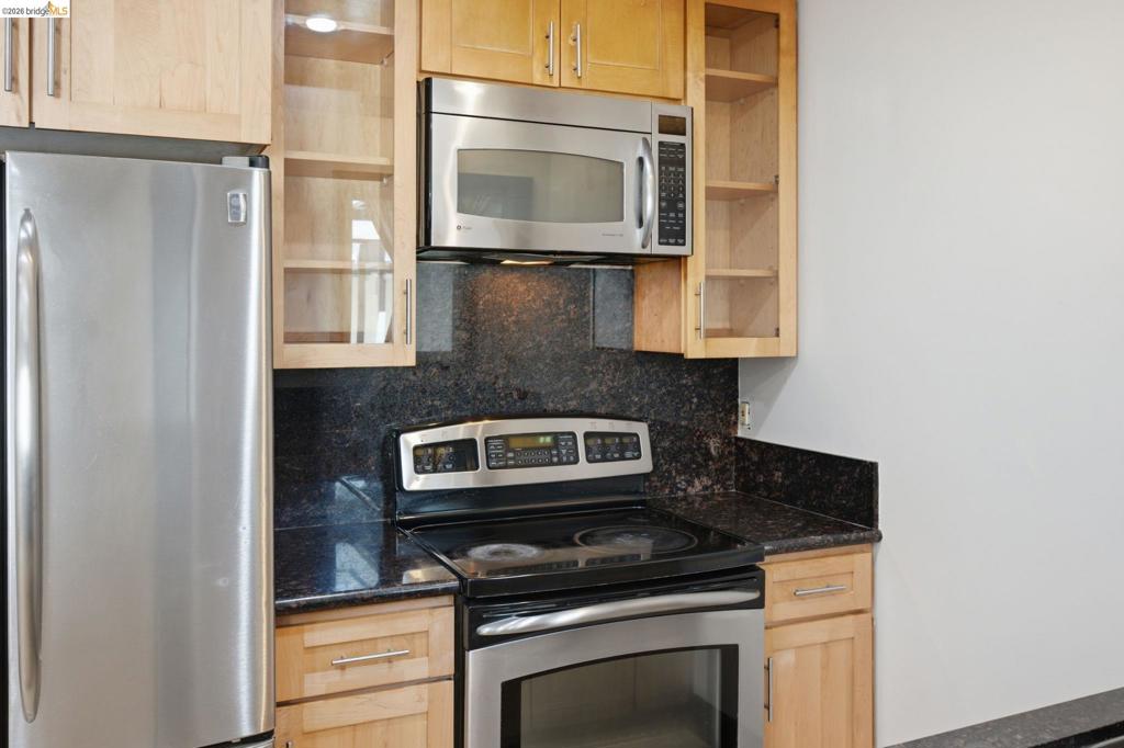 1731 Ellis St 14 Property Photo 10