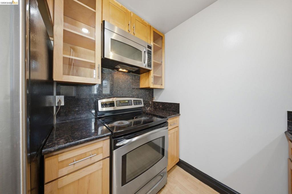 1731 Ellis St 14 Property Photo 11