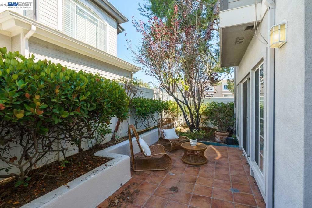 8591 Via Mallorca F Property Photo 6