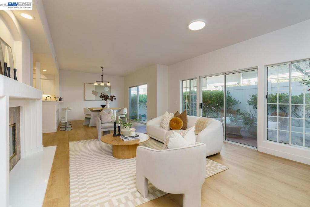 8591 Via Mallorca F Property Photo 10