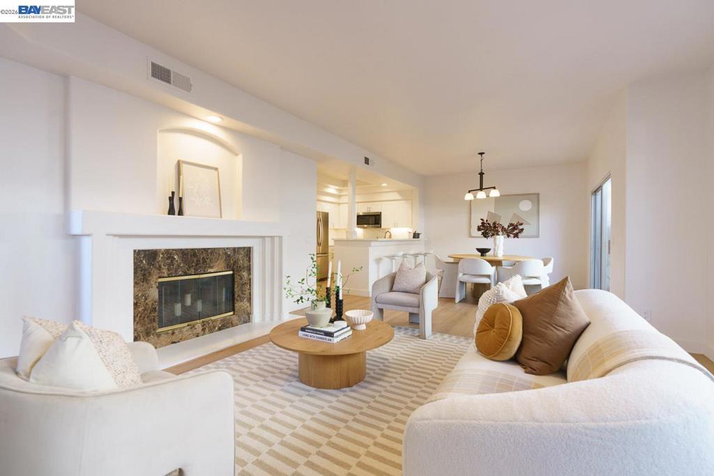 8591 Via Mallorca F Property Photo 11