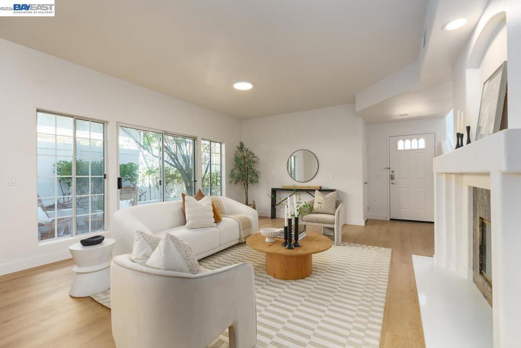 8591 Via Mallorca F Property Photo 14