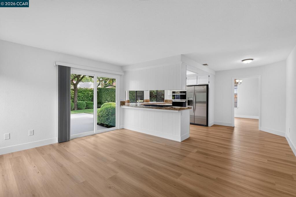 40 Saint Tropez Ct Property Photo 10