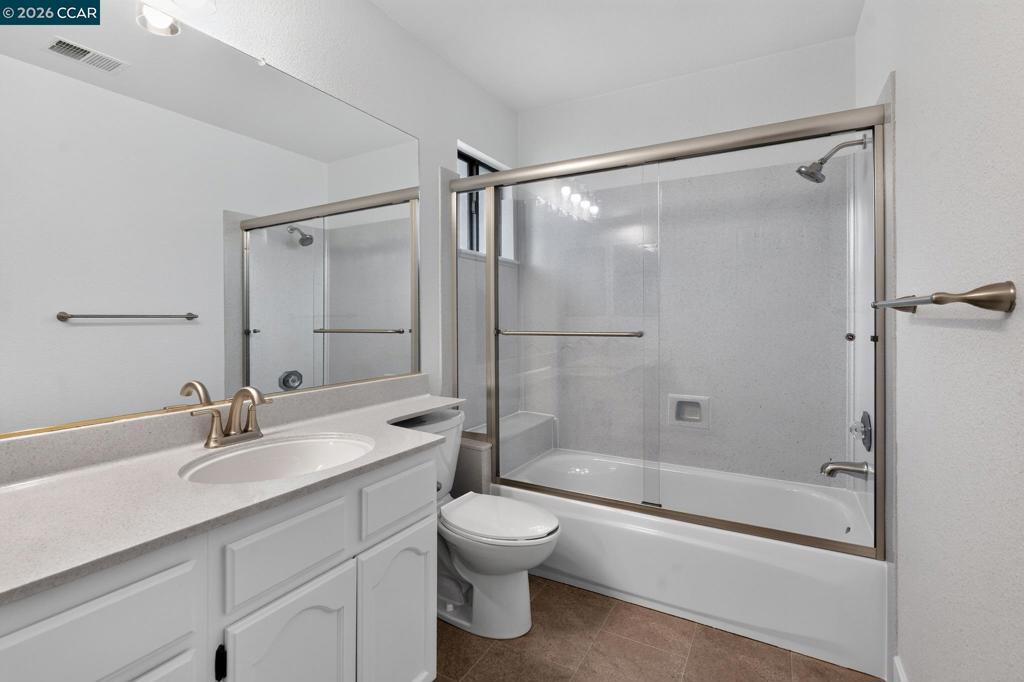 40 Saint Tropez Ct Property Photo 17
