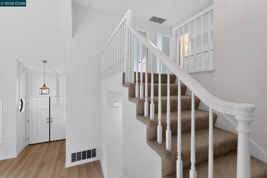 40 Saint Tropez Ct Property Photo 18