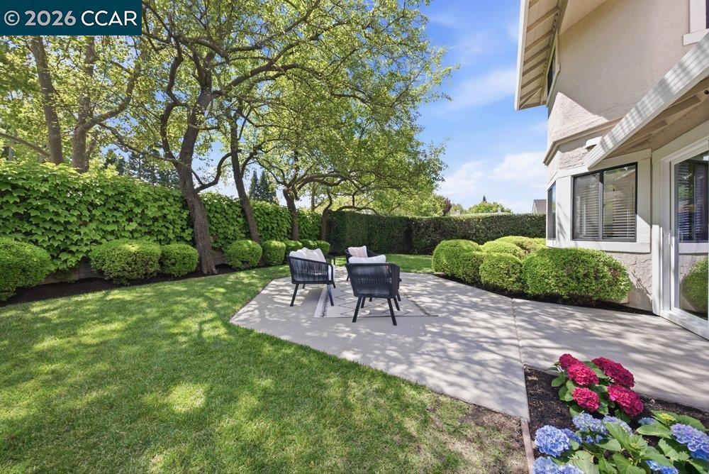 40 Saint Tropez Ct Property Photo 46