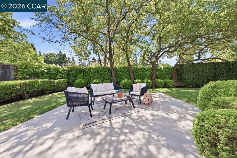 40 Saint Tropez Ct Property Photo 52