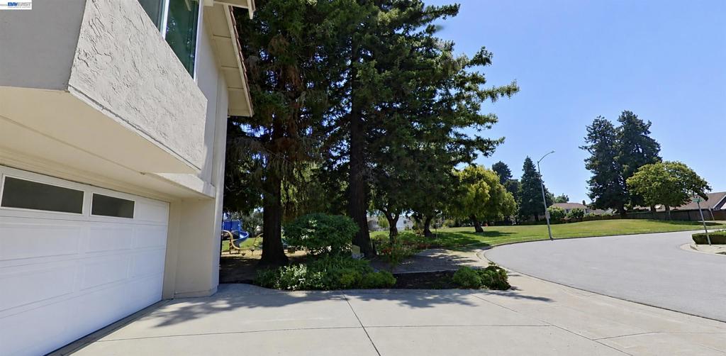 4216 Warbler Loop Property Photo 2