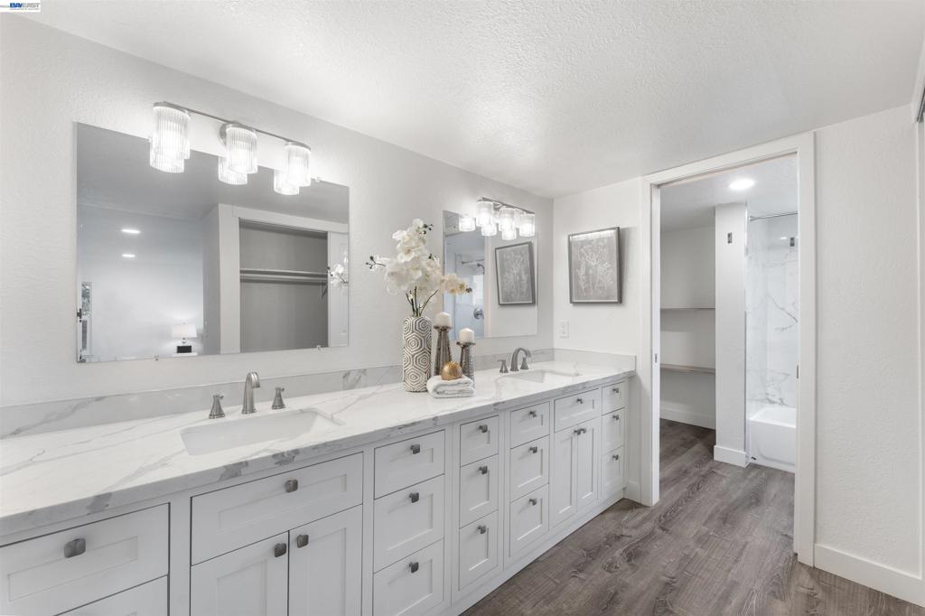 4216 Warbler Loop Property Photo 16