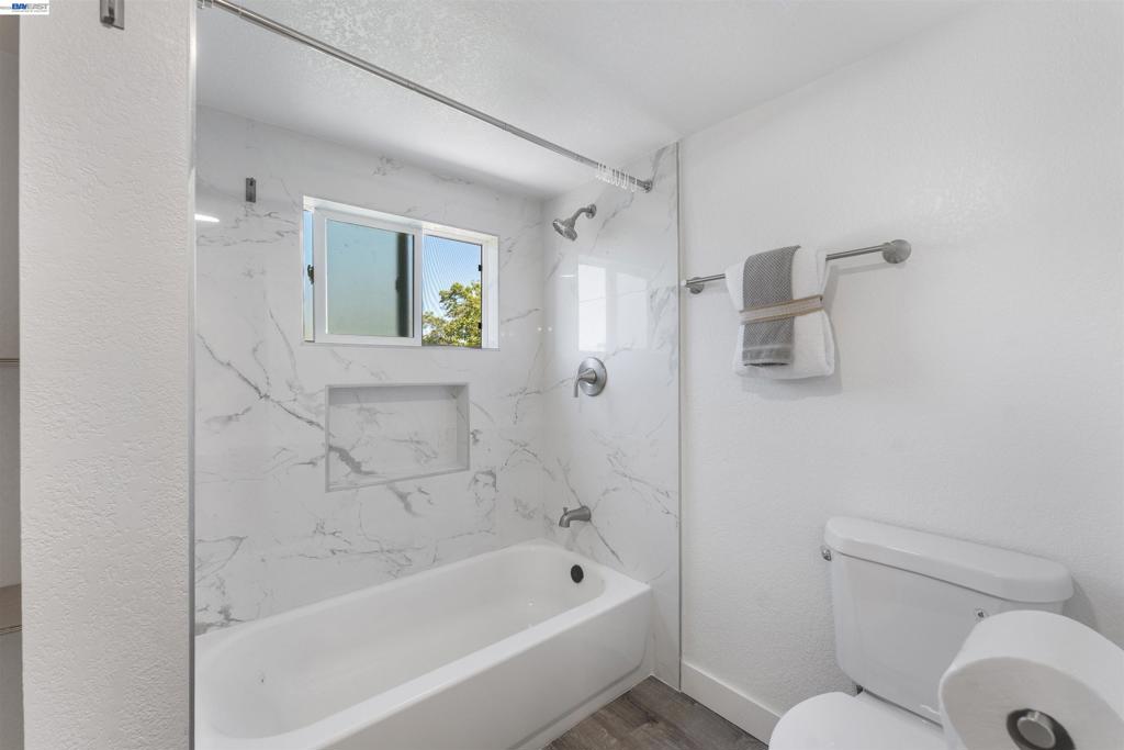 4216 Warbler Loop Property Photo 17