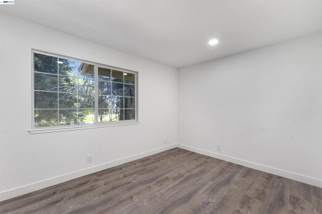 4216 Warbler Loop Property Photo 21
