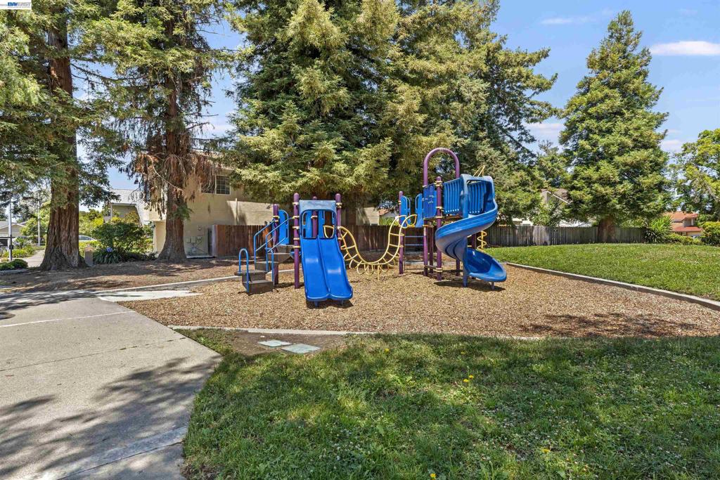 4216 Warbler Loop Property Photo 26