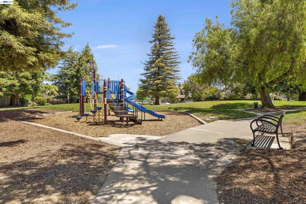 4216 Warbler Loop Property Photo 27