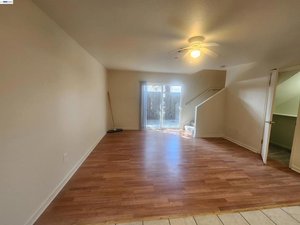 252 Lansing Way Property Photo 2