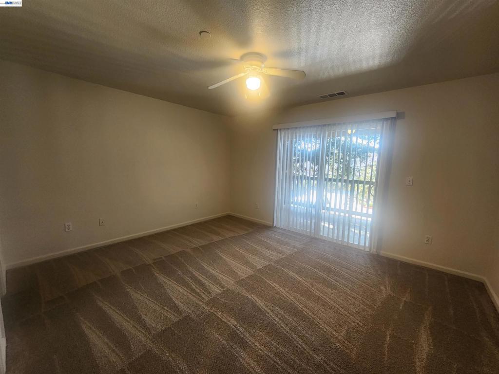 252 Lansing Way Property Photo 8