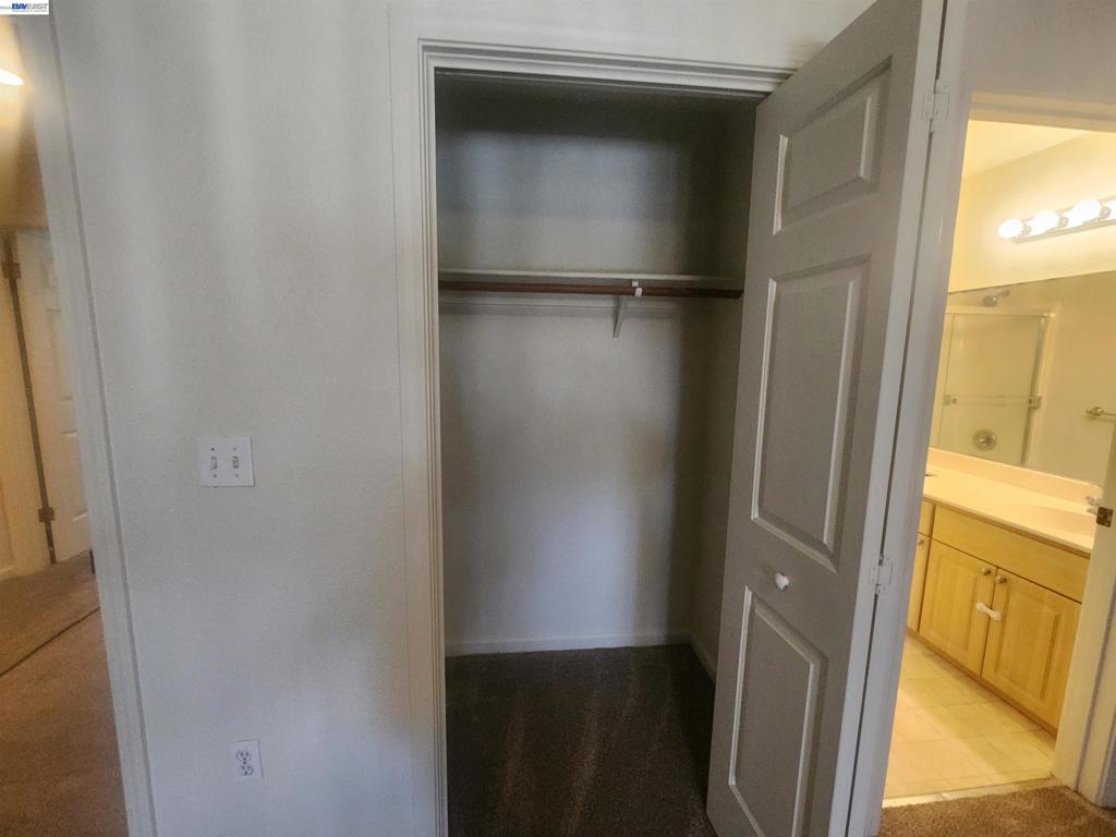 252 Lansing Way Property Photo 10