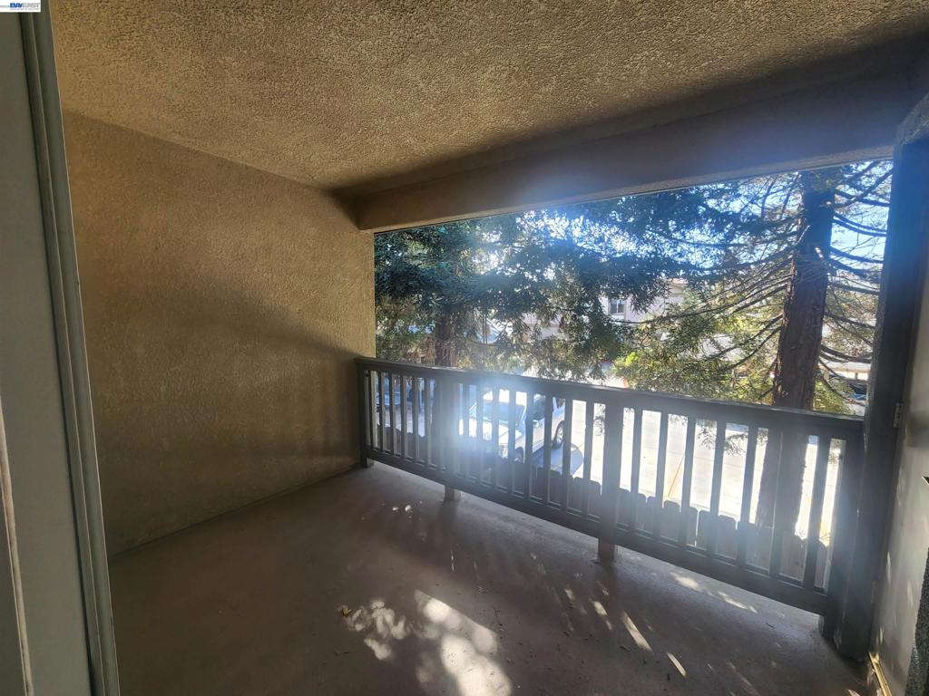 252 Lansing Way Property Photo 14