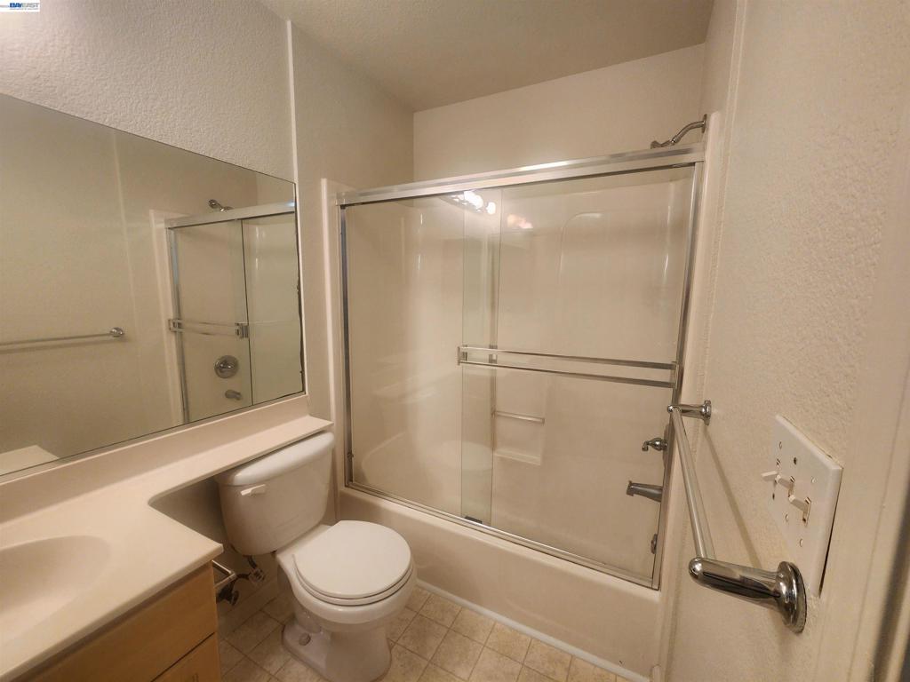 252 Lansing Way Property Photo 20