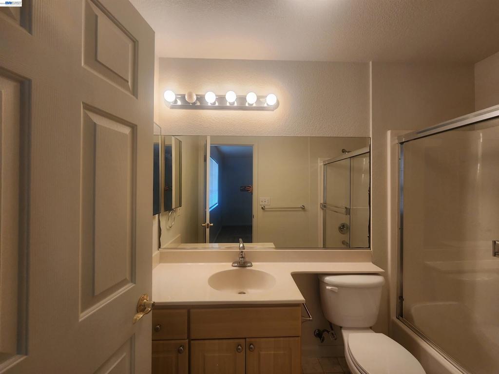 252 Lansing Way Property Photo 21
