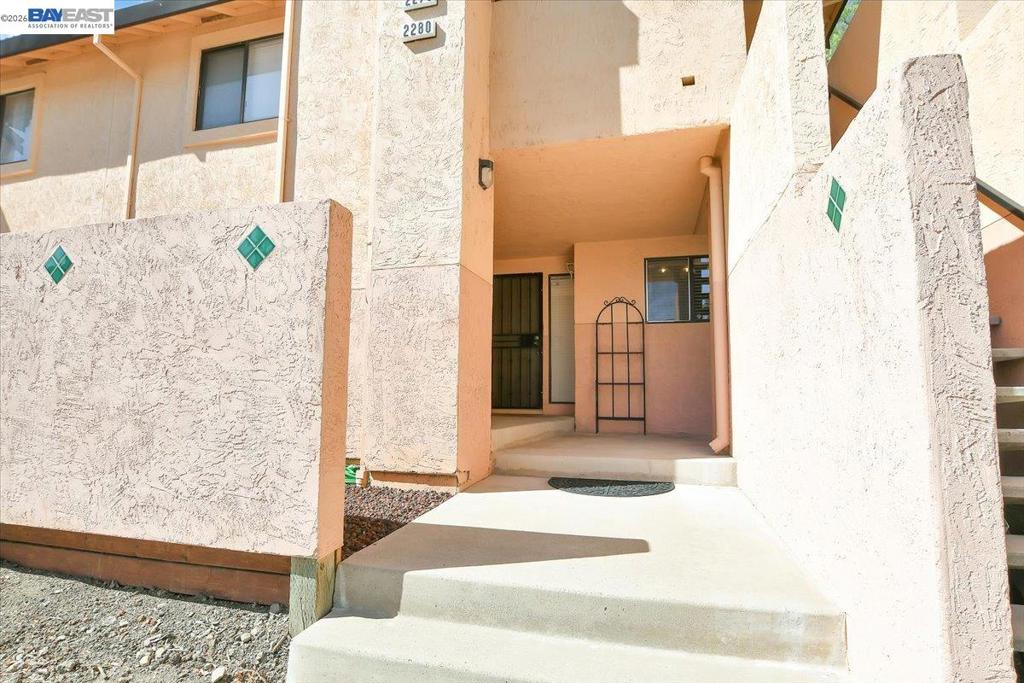 2280 Renwick Ln Property Photo 4