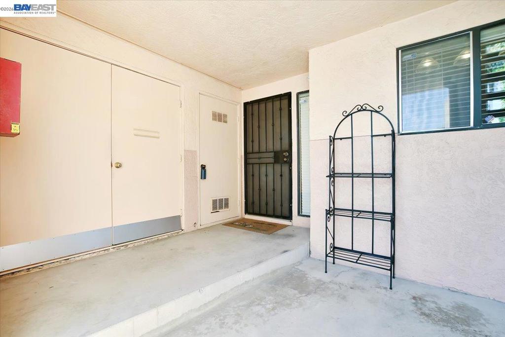 2280 Renwick Ln Property Photo 5