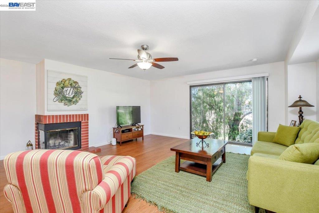 2280 Renwick Ln Property Photo 11