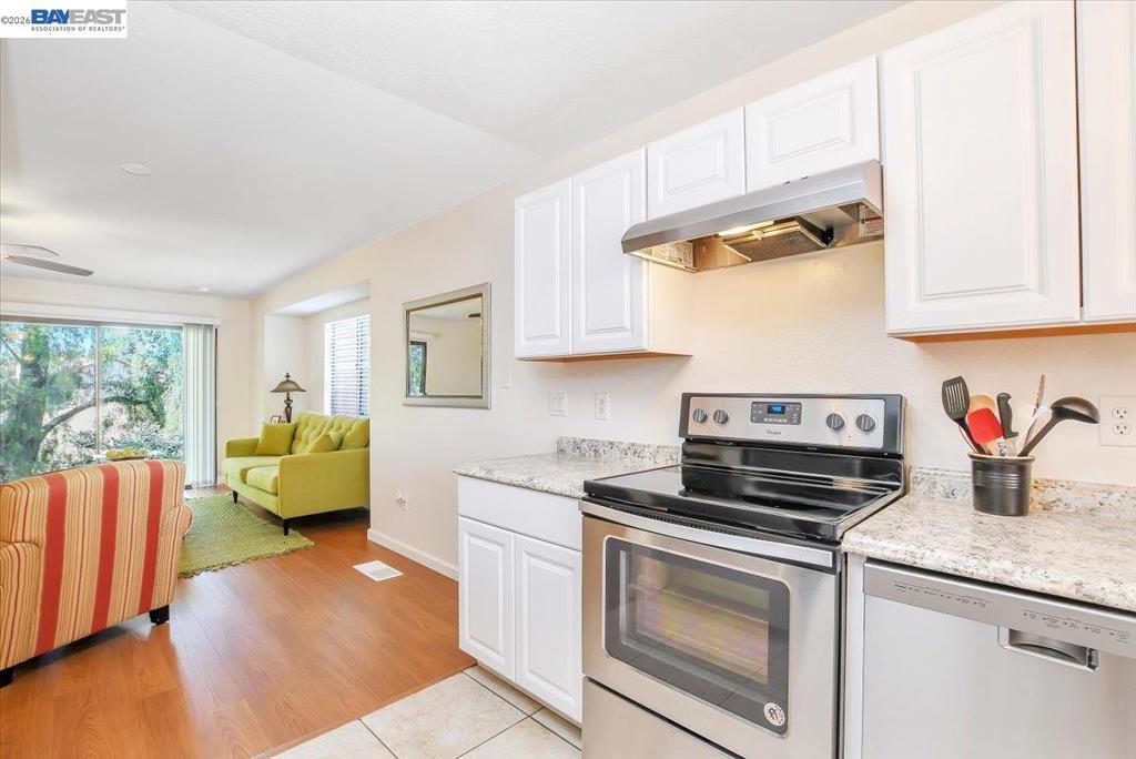 2280 Renwick Ln Property Photo 15