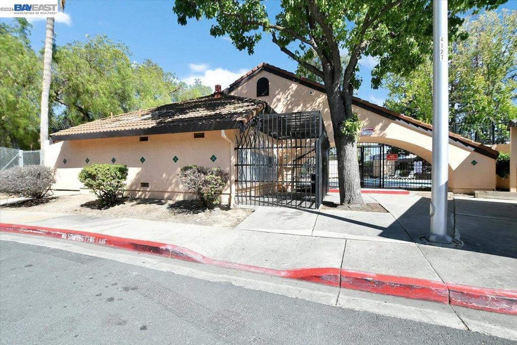 2280 Renwick Ln Property Photo 25