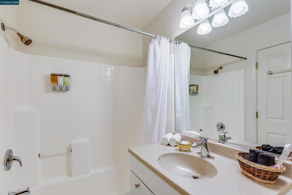19112 Dyer Ct Property Photo 2