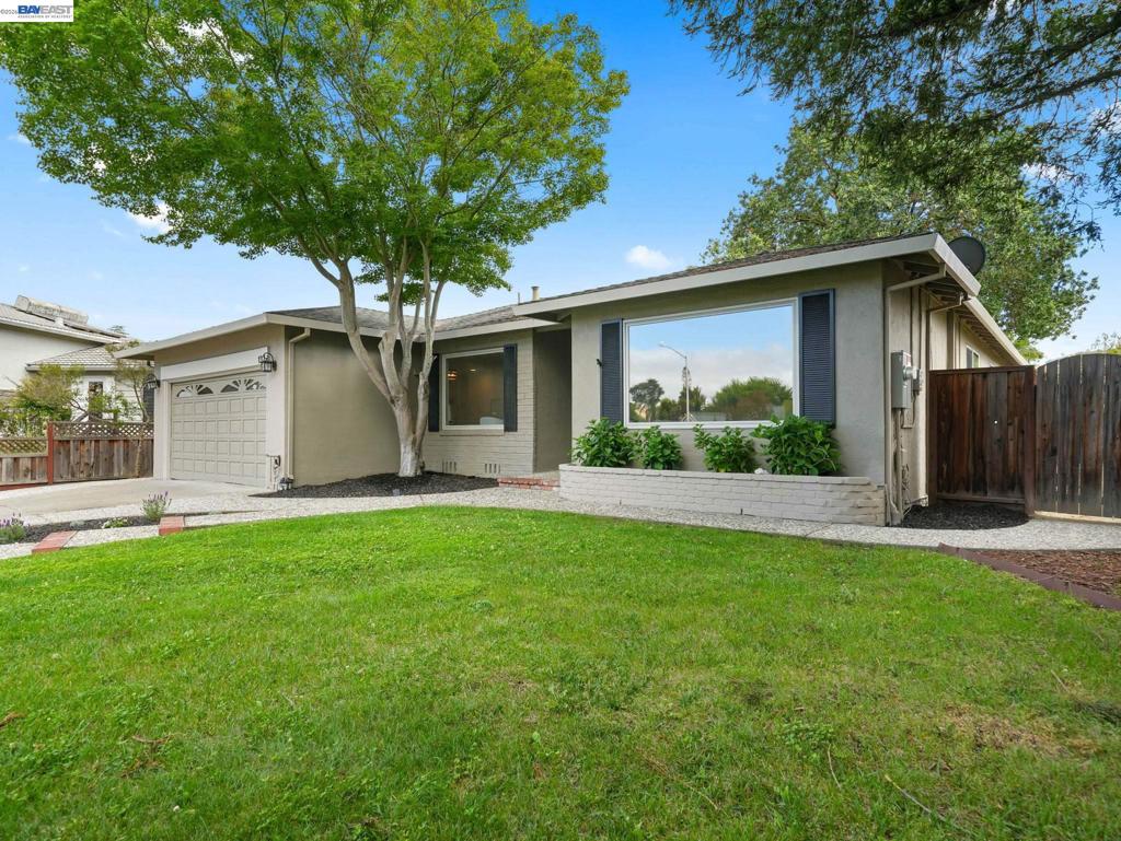 137 Wilton Pl Property Photo 3