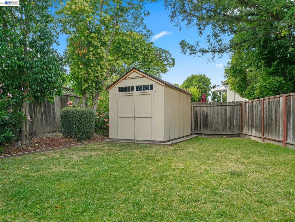137 Wilton Pl Property Photo 36