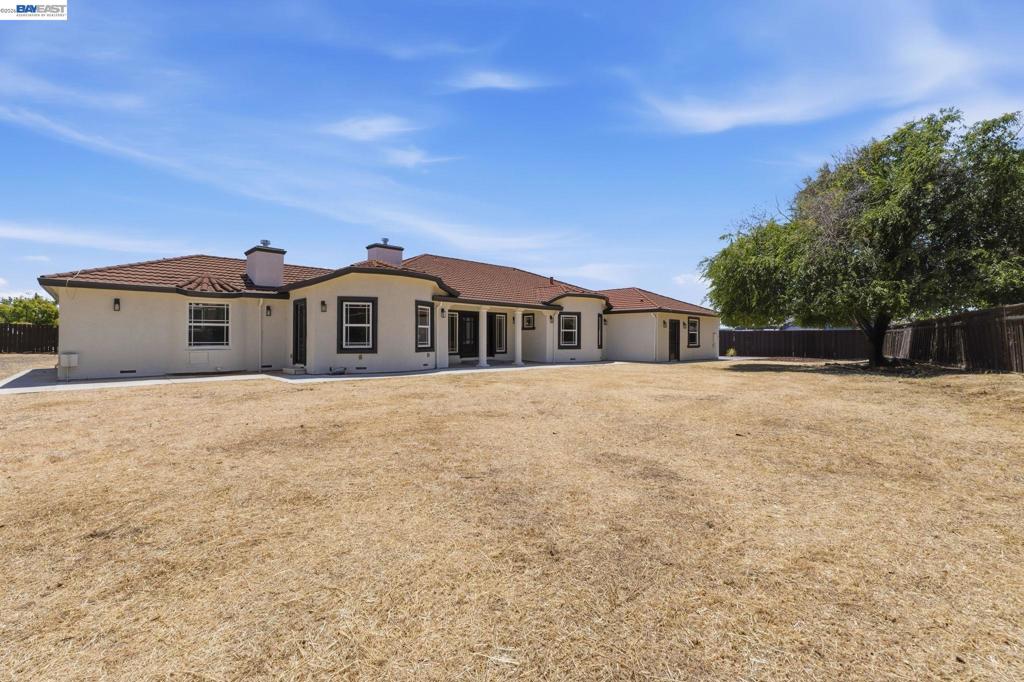 3370 Gardella Plz Property Photo 40