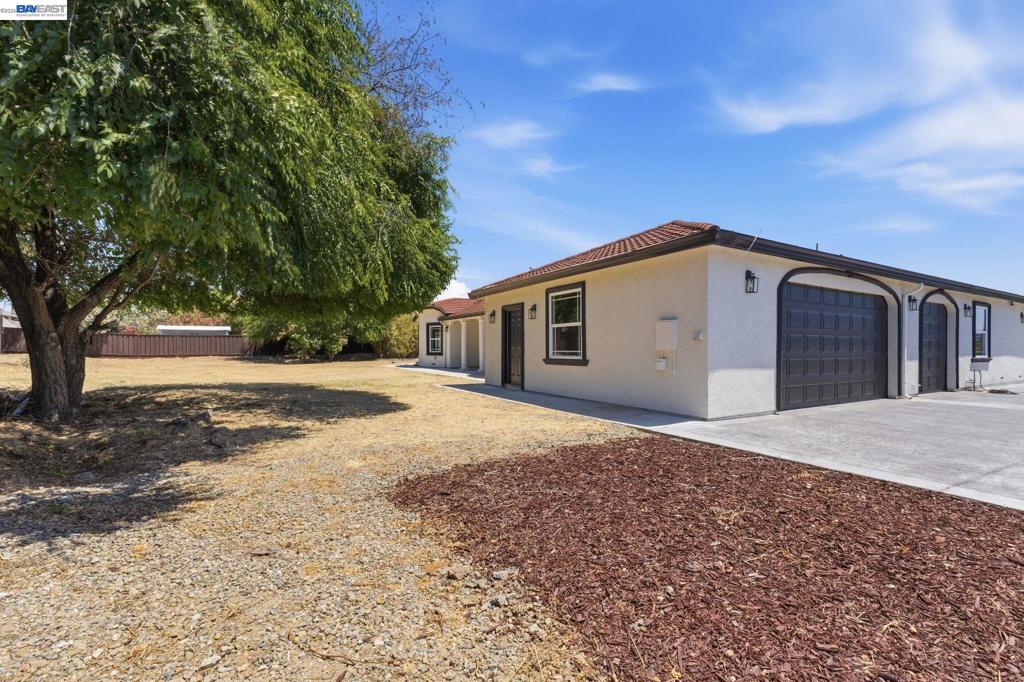 3370 Gardella Plz Property Photo 43