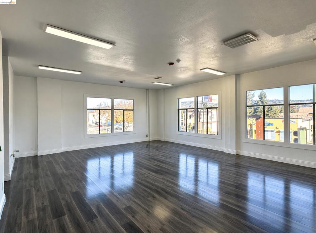 8801 International Blvd Property Photo 4
