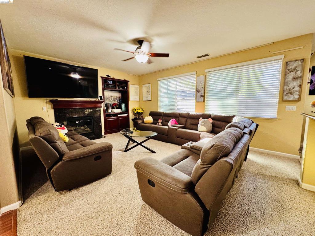 9332 Jacks Pl Property Photo 3