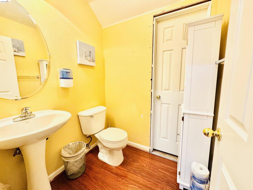 9332 Jacks Pl Property Photo 6