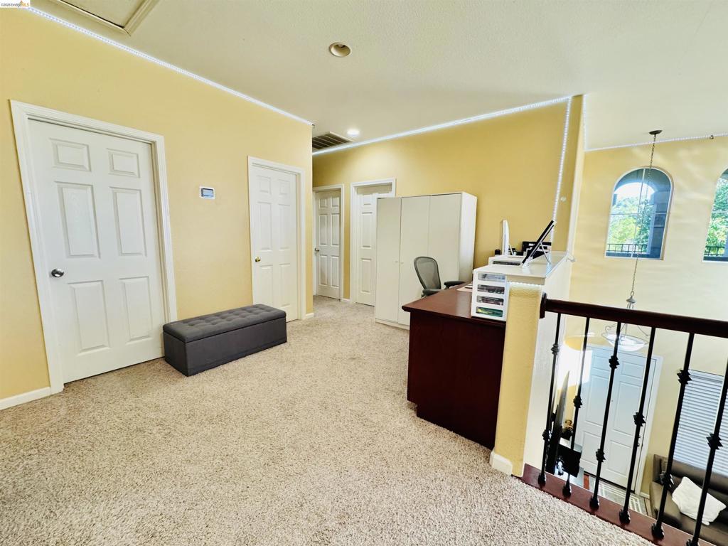 9332 Jacks Pl Property Photo 7