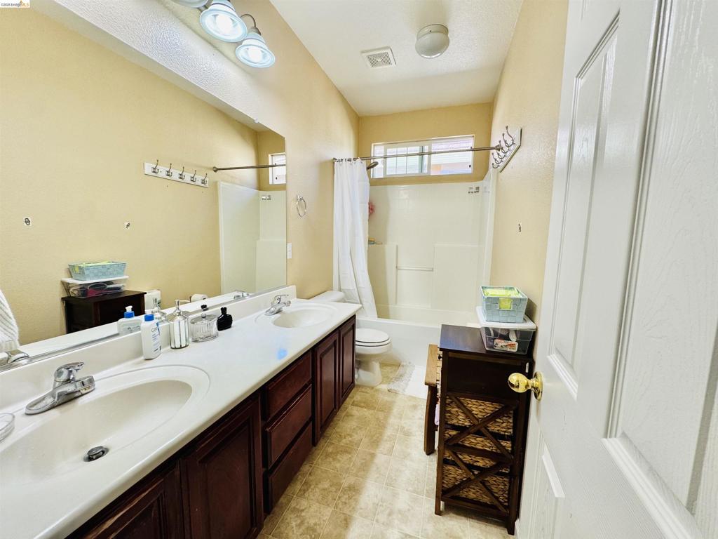 9332 Jacks Pl Property Photo 12