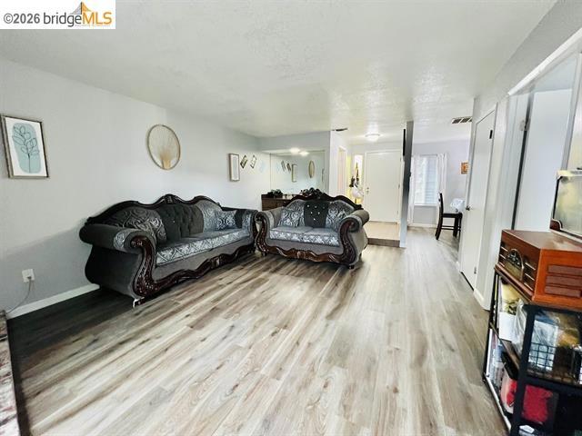 2848 Sunburst Dr Property Photo 3