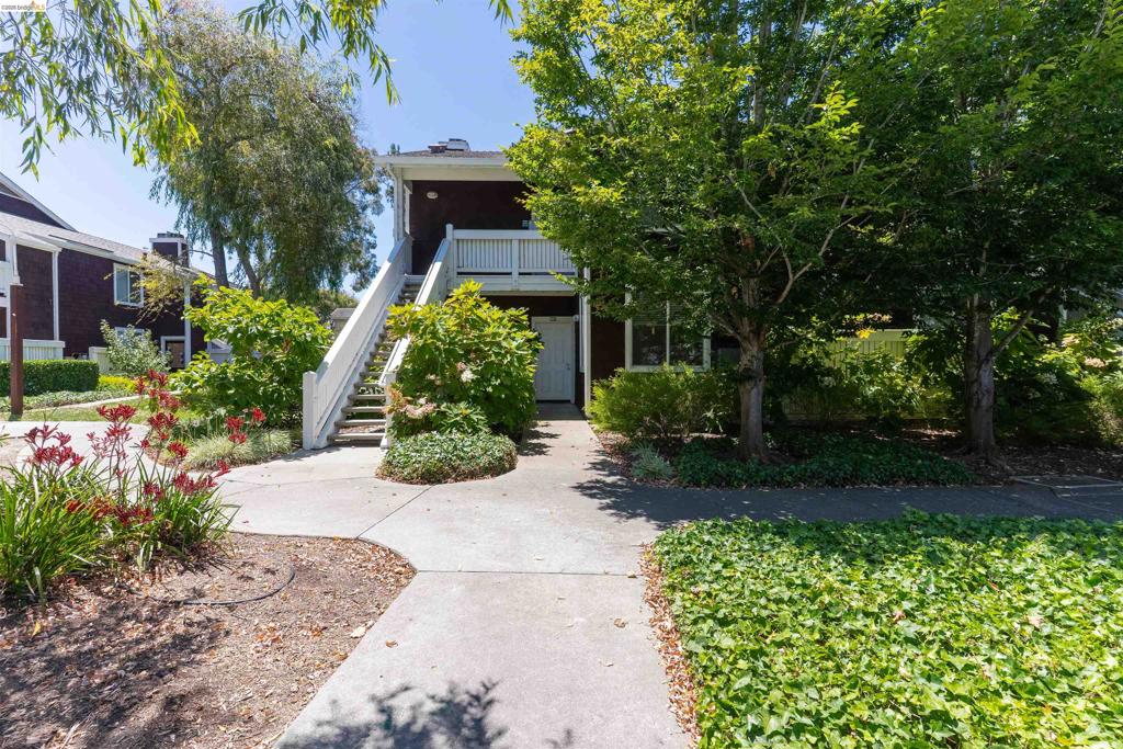 211 Bayside Ct Property Photo 1