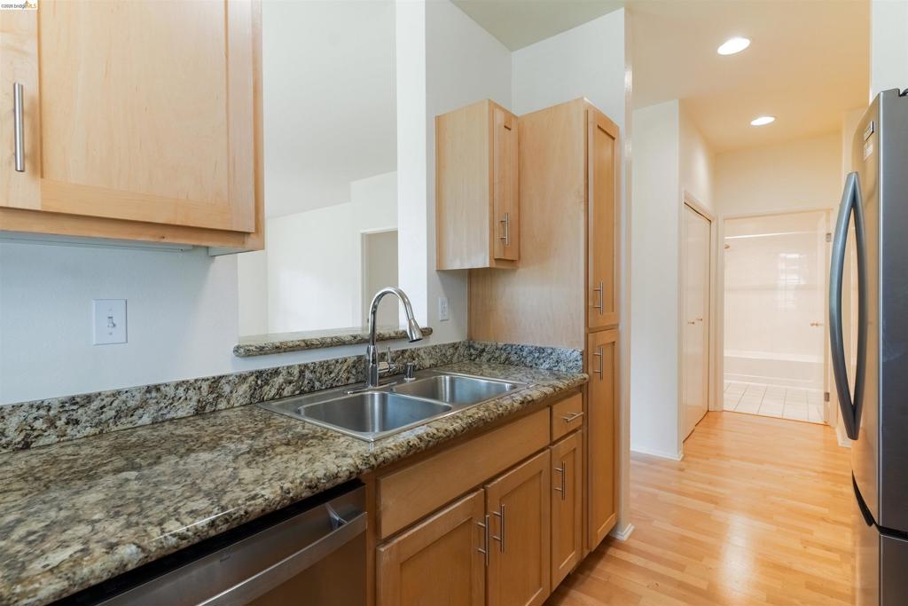 211 Bayside Ct Property Photo 6